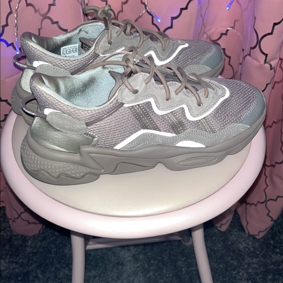 GREY OZWEEGOS like new - Picture 3 of 3